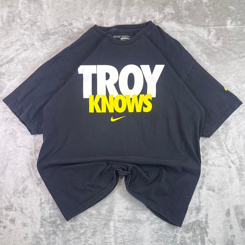 Nike Graphic T Shirt Mens XL Troy Knows Black Yellow Swoosh Tee